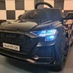 Kinderauto Audi RS Q8 zwart