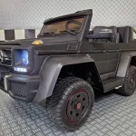 Mercedes G63 6x6 mat zwart