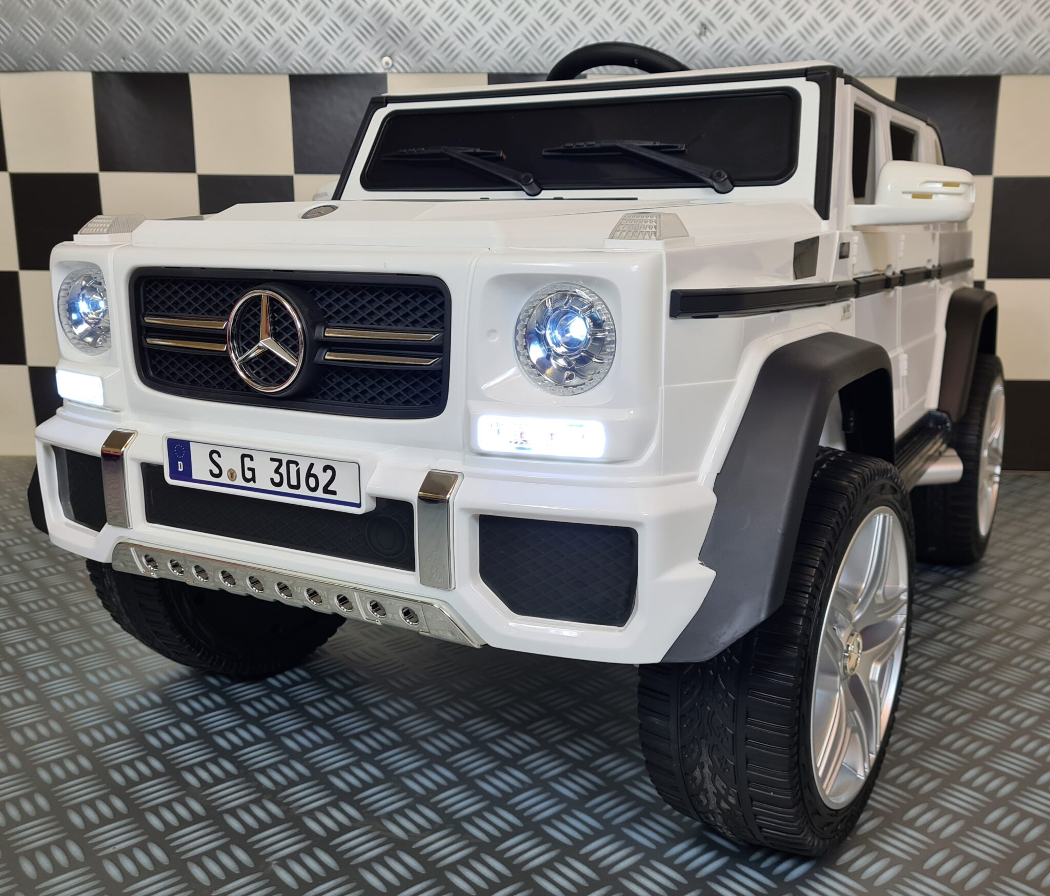 Mercedes G650 Maybach wit kinderauto