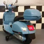 Vespa kinderscooter op accu