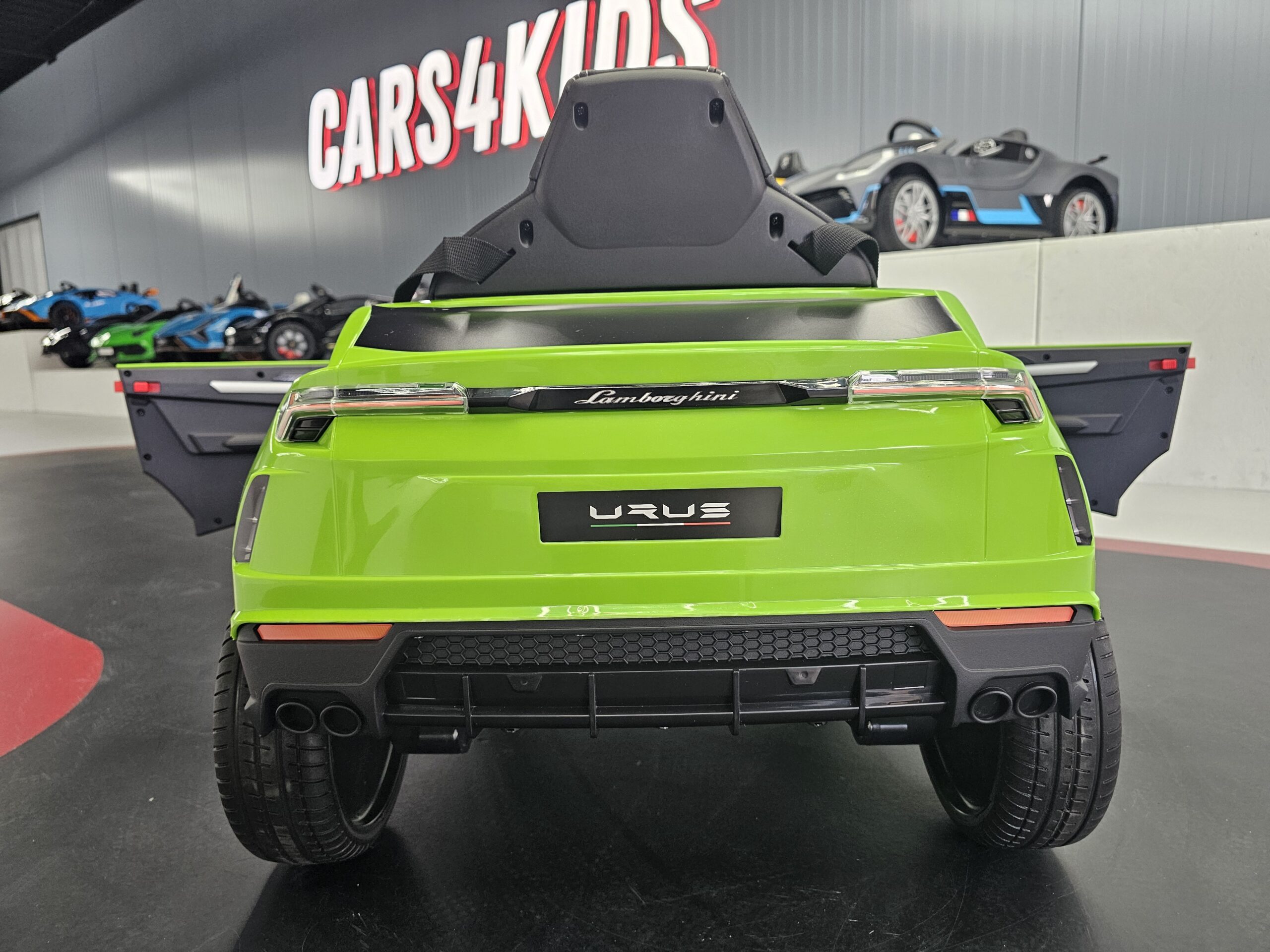 Coche niño Lamborghini Urus 12 voltios verde